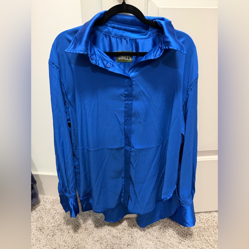 Daily Drills No Size Blue Long Sleeve top. 💙⚡️
